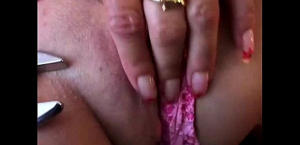  Super sexy older lady plays with her juicy pussy for you